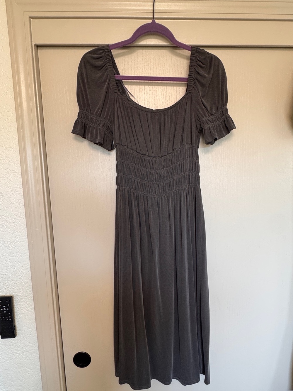 Smocked Waist Short-Sleeve Midi Dress in Charcoal Gray